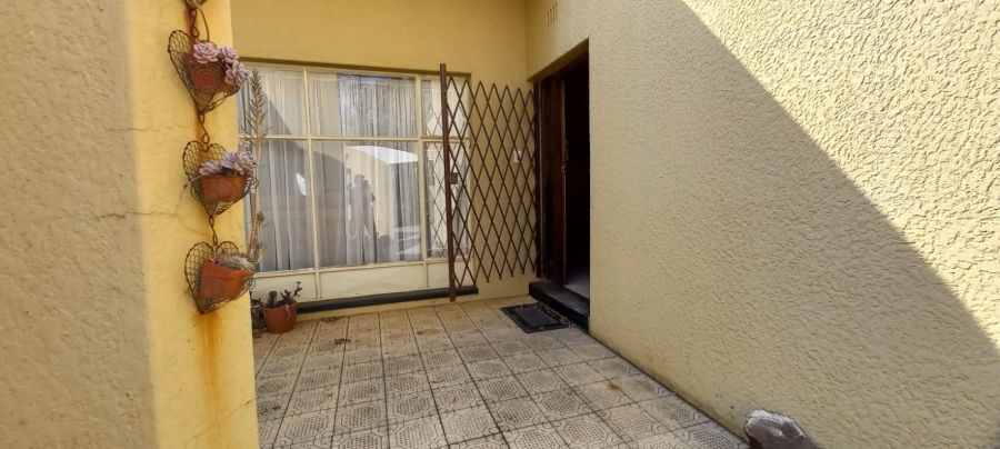 3 Bedroom Property for Sale in Flamwood North West